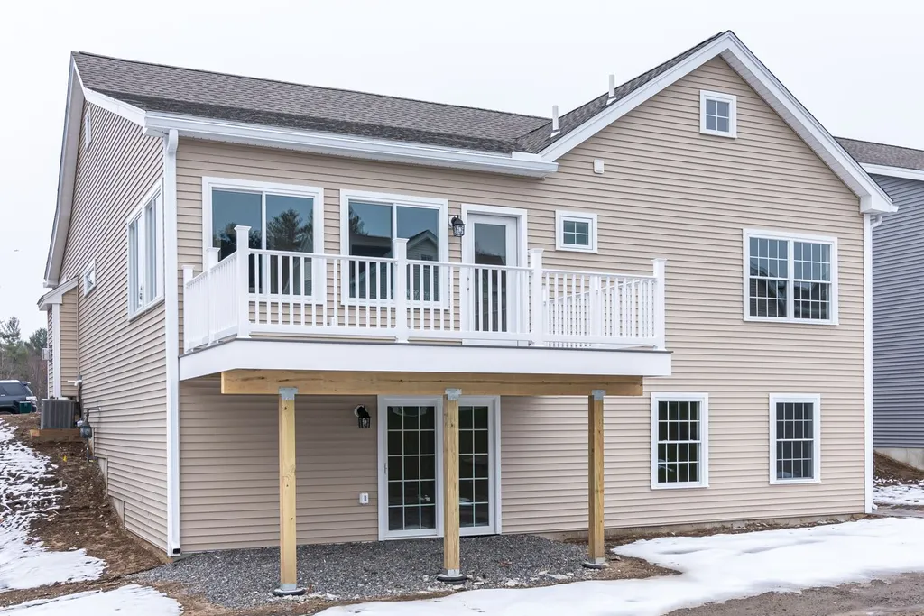 12 Townsend Place Merrimack NH 03054