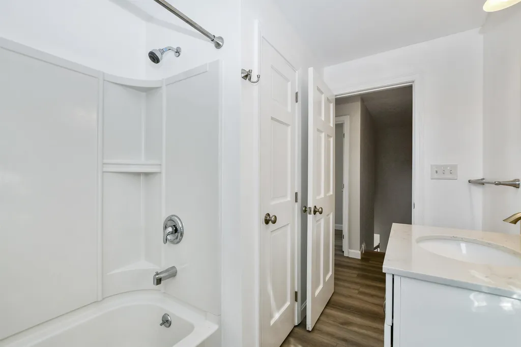 206-208 Kinsley Street Nashua NH 03060