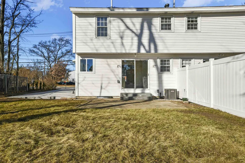 206-208 Kinsley Street Nashua NH 03060