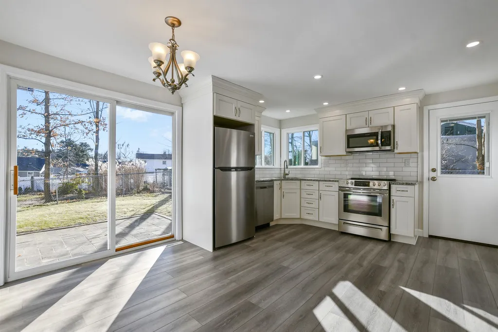 206-208 Kinsley Street Nashua NH 03060