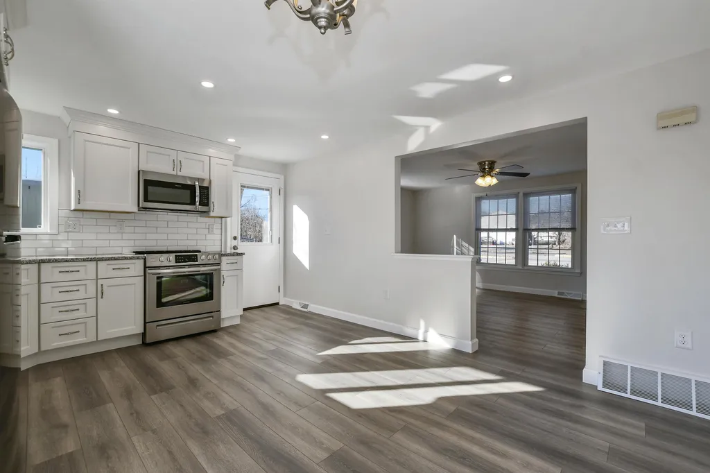 206-208 Kinsley Street Nashua NH 03060