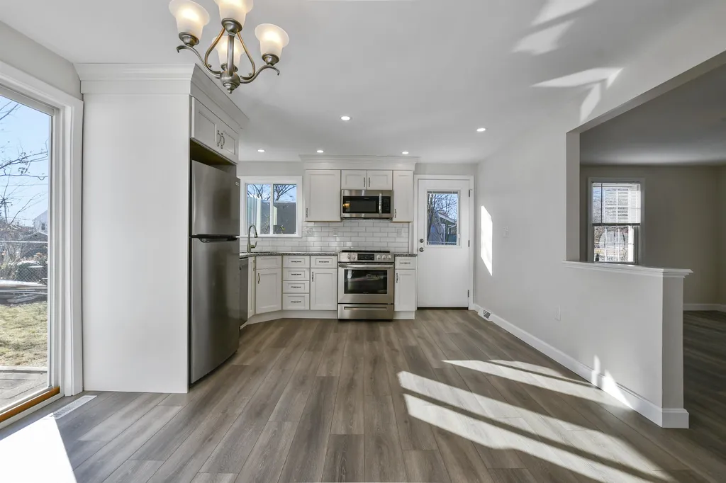 206-208 Kinsley Street Nashua NH 03060