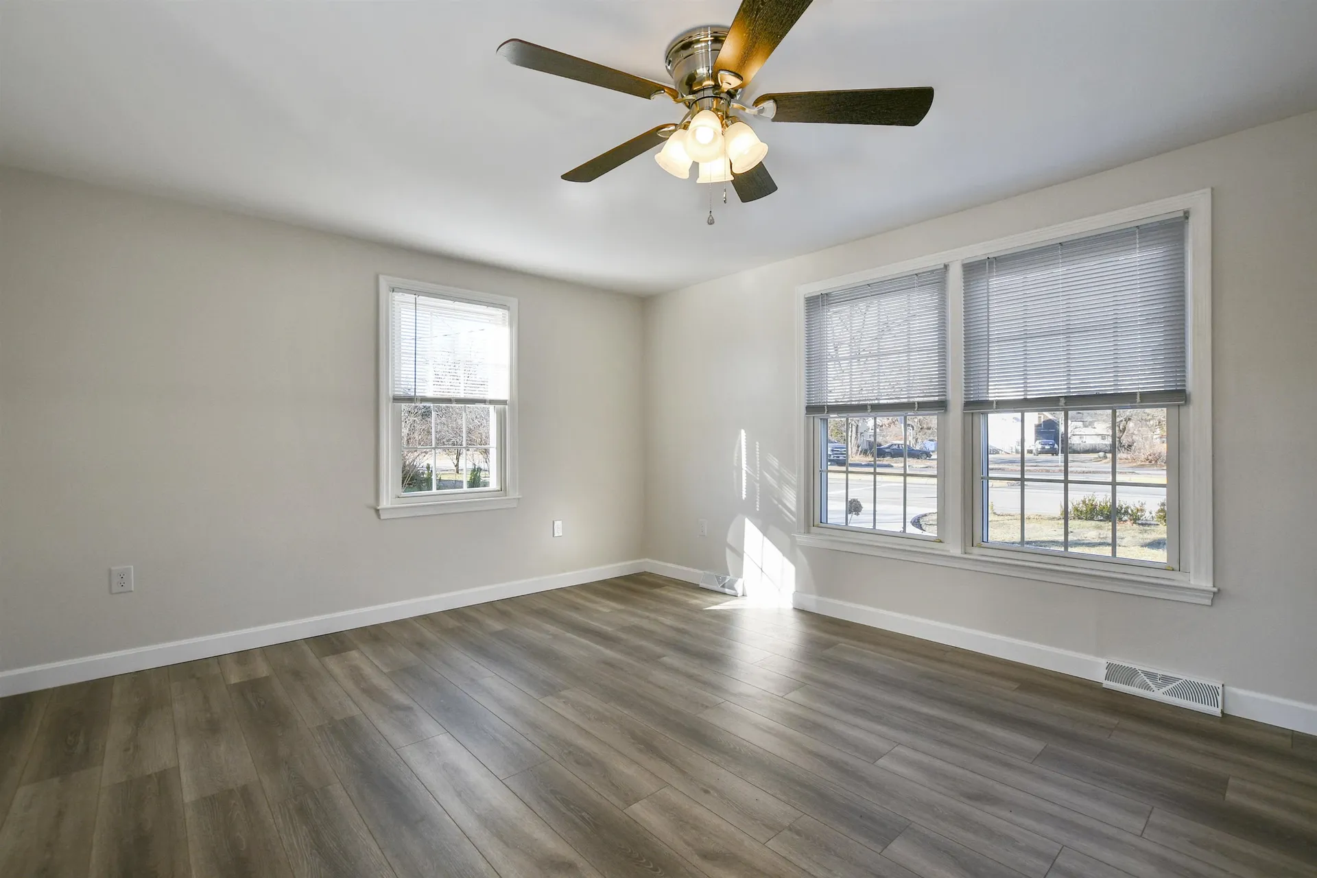 206-208 Kinsley Street Nashua NH 03060