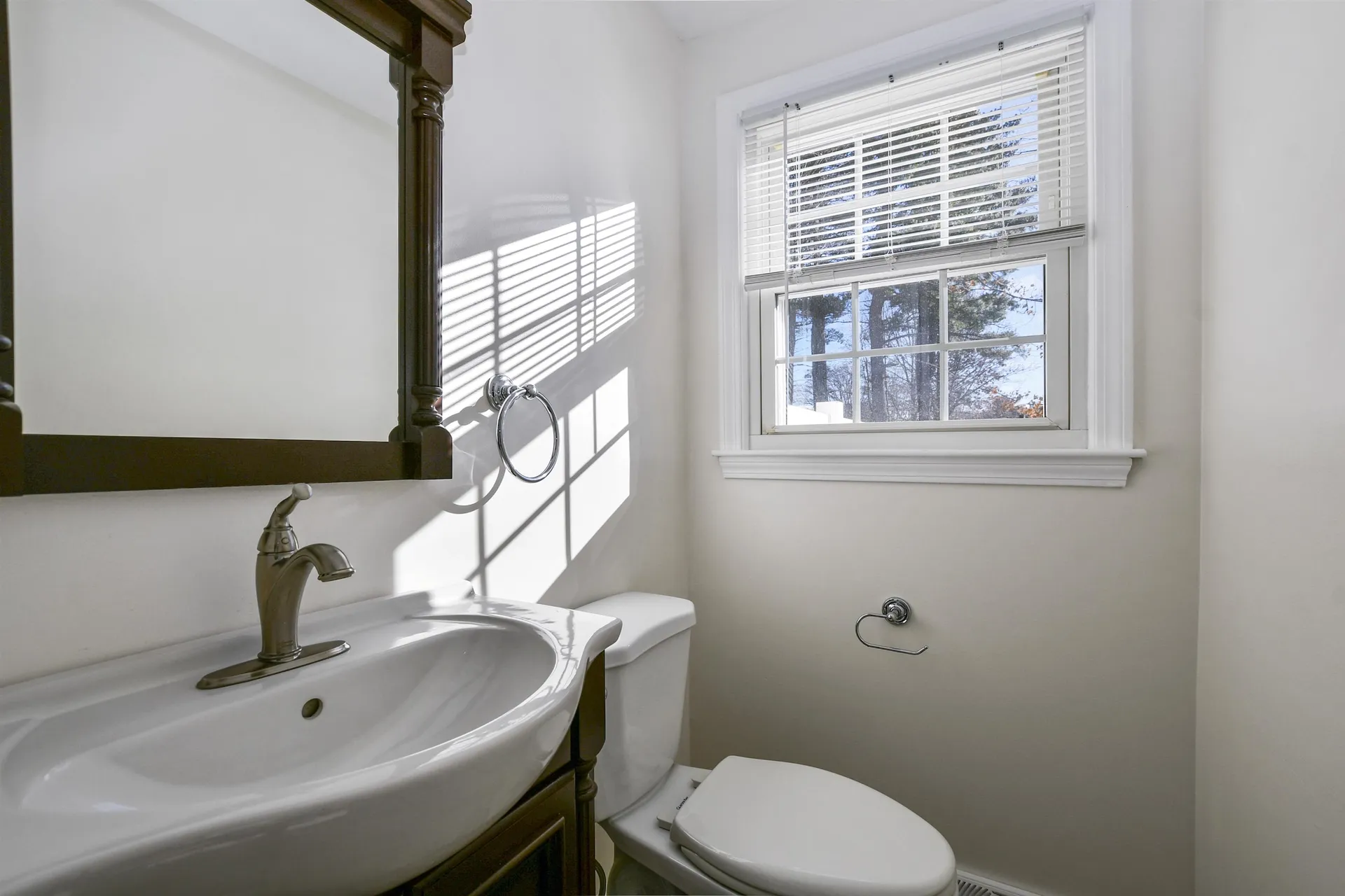 206-208 Kinsley Street Nashua NH 03060