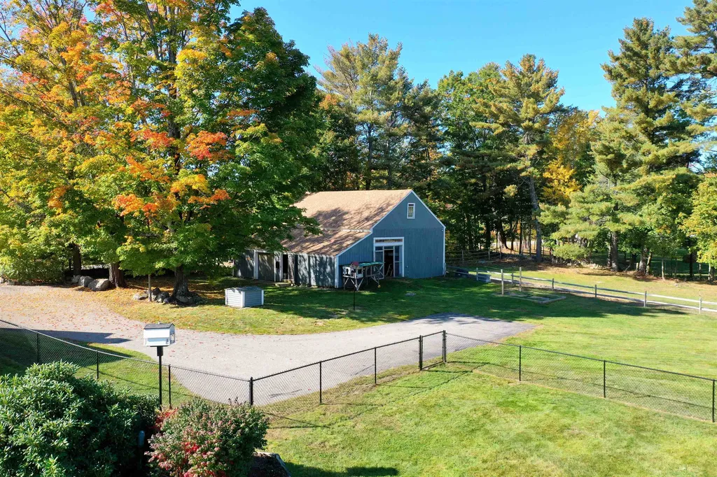 2 County Road Tuftonboro NH 03816