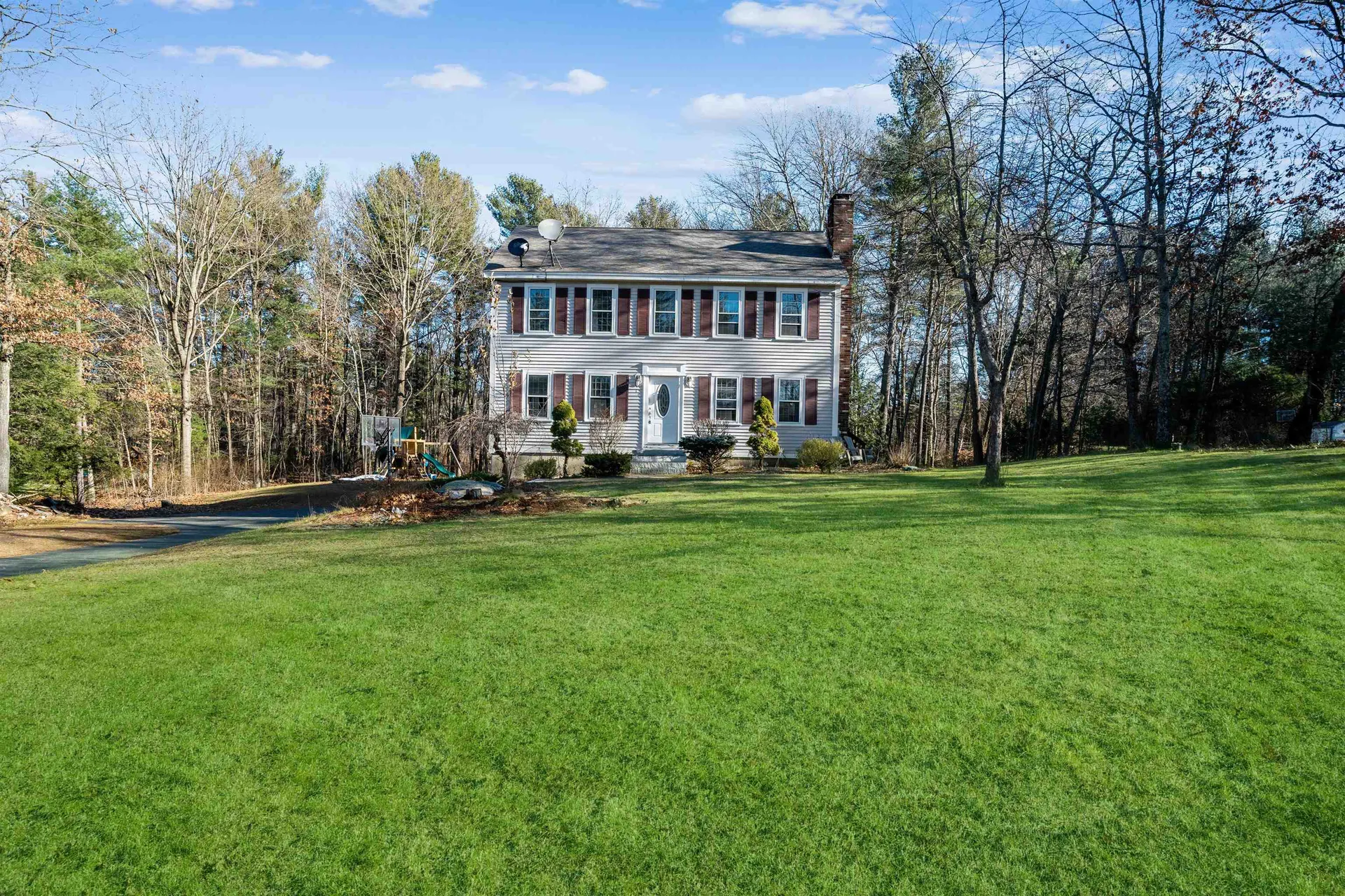 14 Lawson Farm Road Londonderry NH 03053