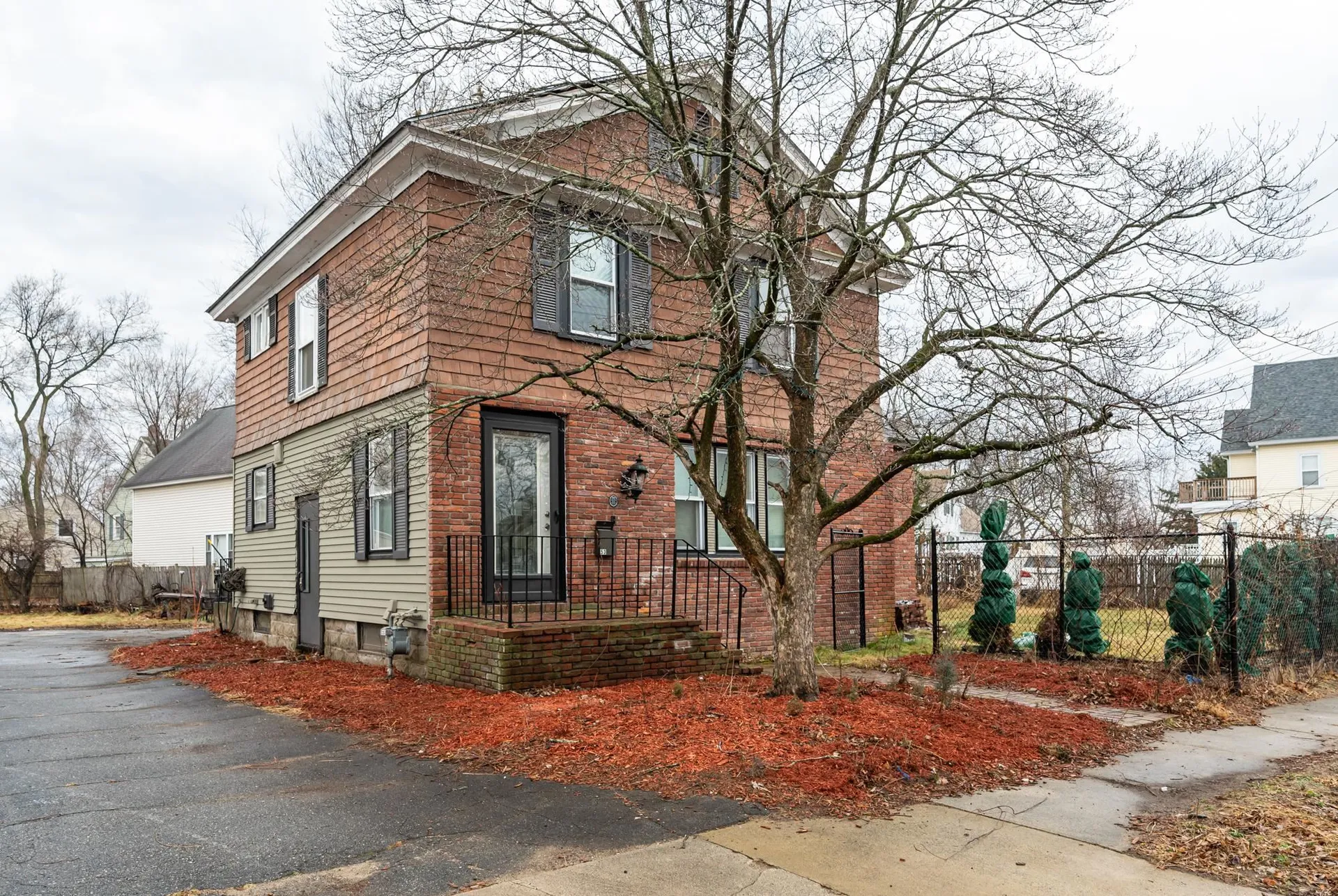 53 Mckean Street Nashua NH 03060