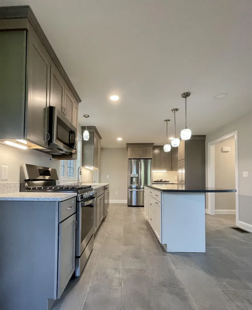 27 Luna Circle Somersworth NH 03878