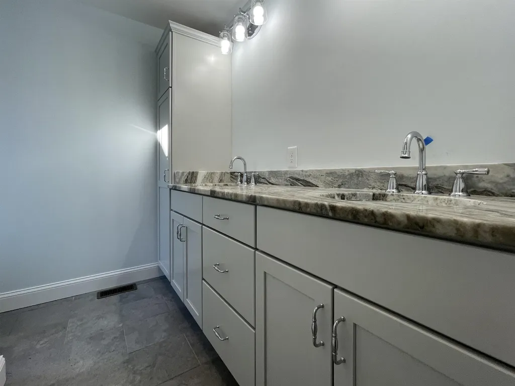 27 Luna Circle Somersworth NH 03878