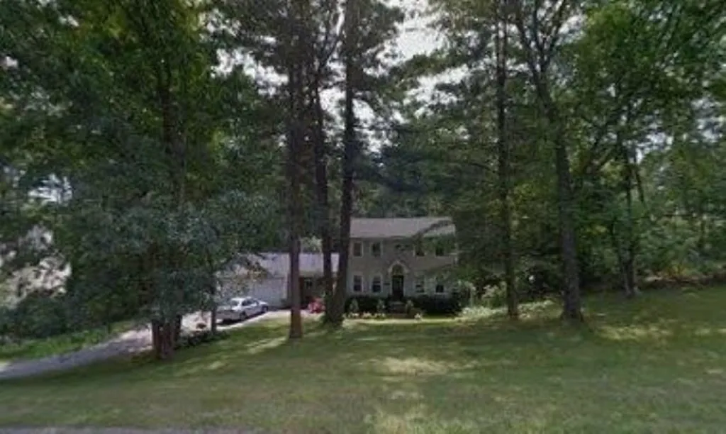 14 Martin Lane Litchfield NH 03052