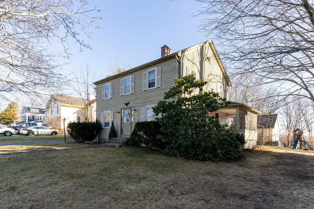 48 Grand Street Somersworth NH 03878