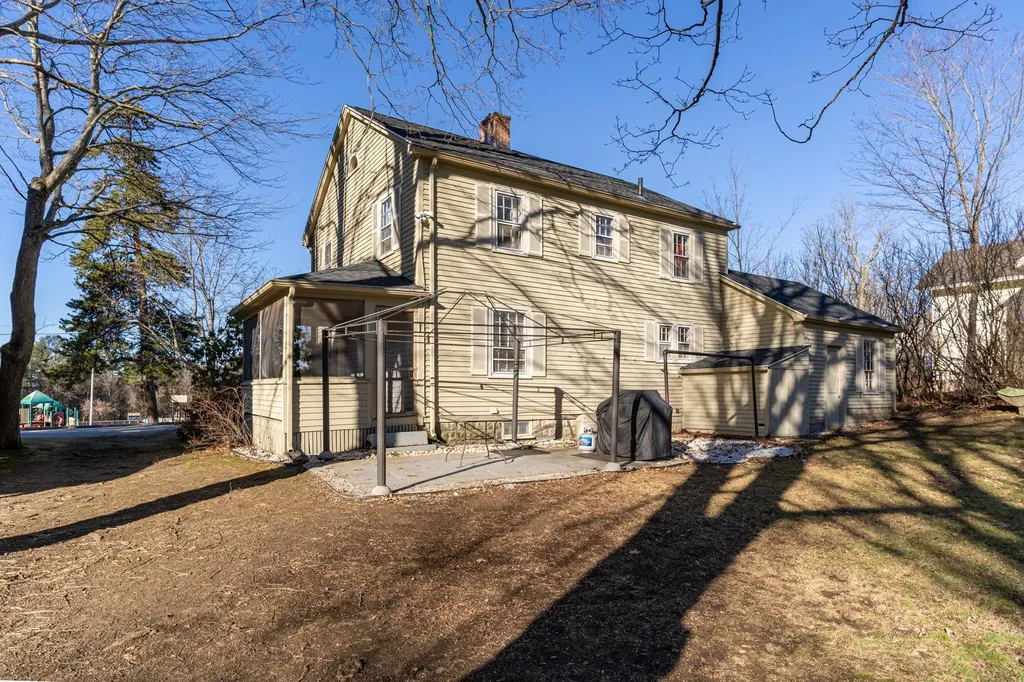 48 Grand Street Somersworth NH 03878