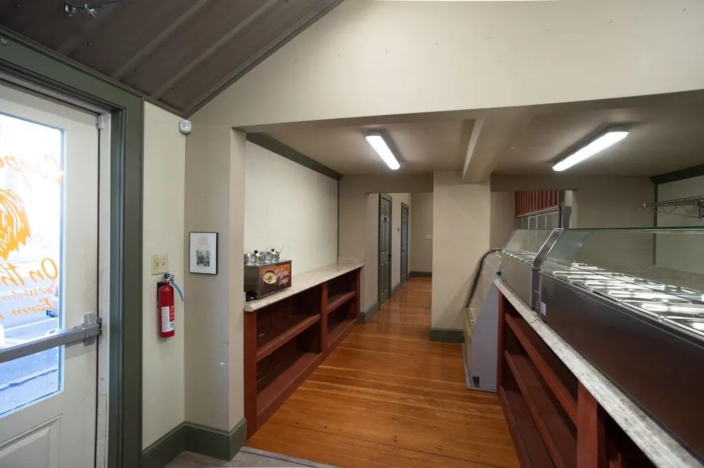 82 Western Avenue Brattleboro VT 05301