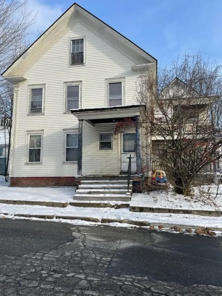 14 Spruce Avenue Claremont NH 03743