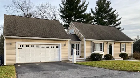 107 Westwood Drive Nashua NH 03062