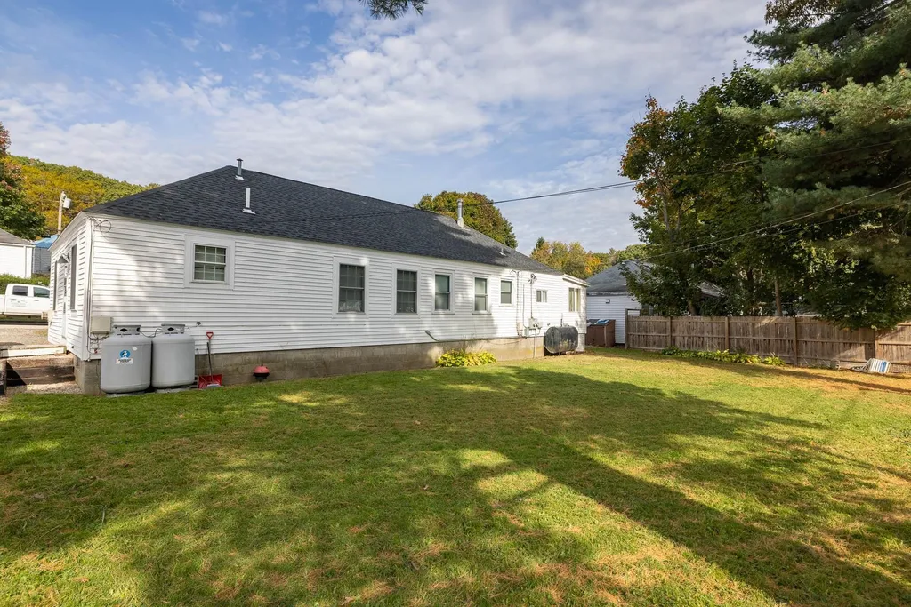 20-22 Cromwell Street Kittery ME 03904