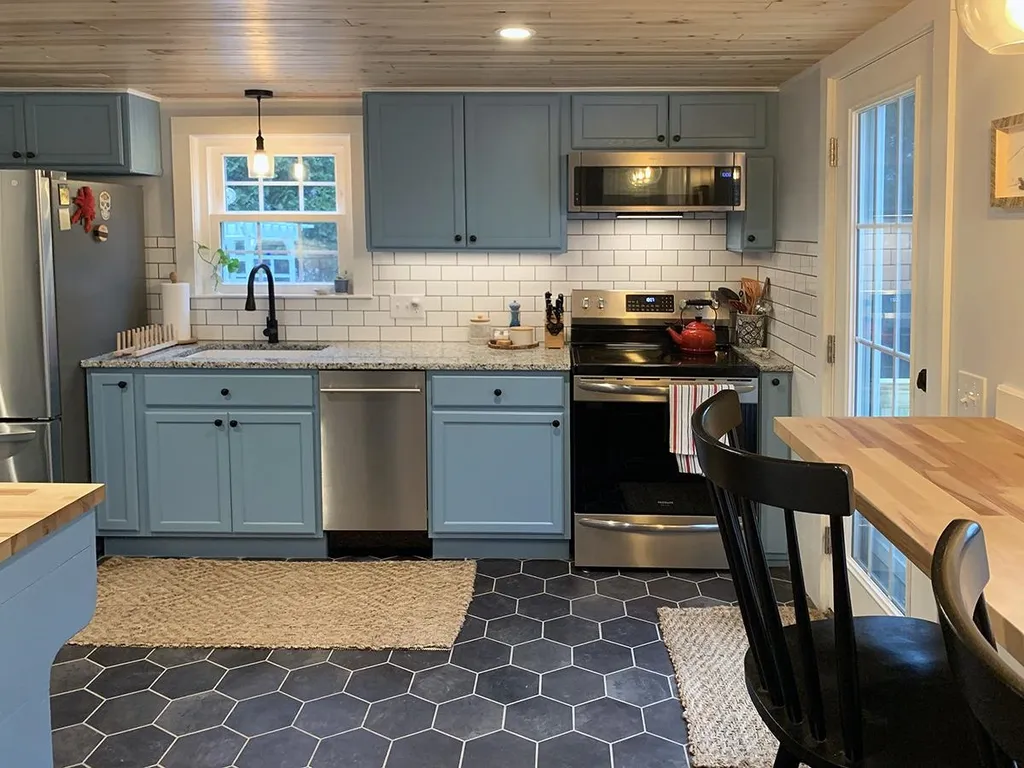 95 N Main Street Newton NH 03858