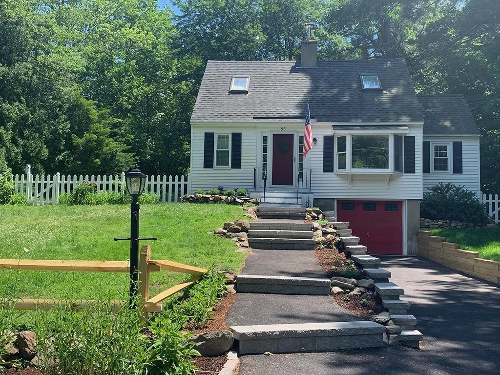 95 N Main Street Newton NH 03858