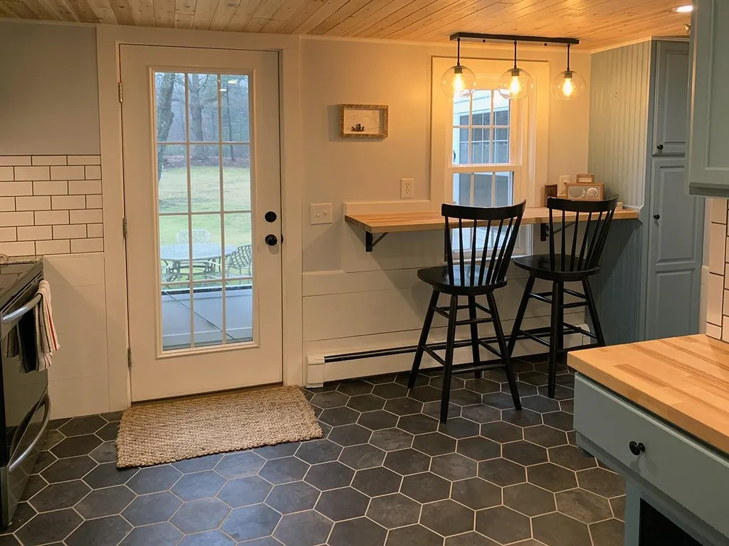 95 N Main Street Newton NH 03858