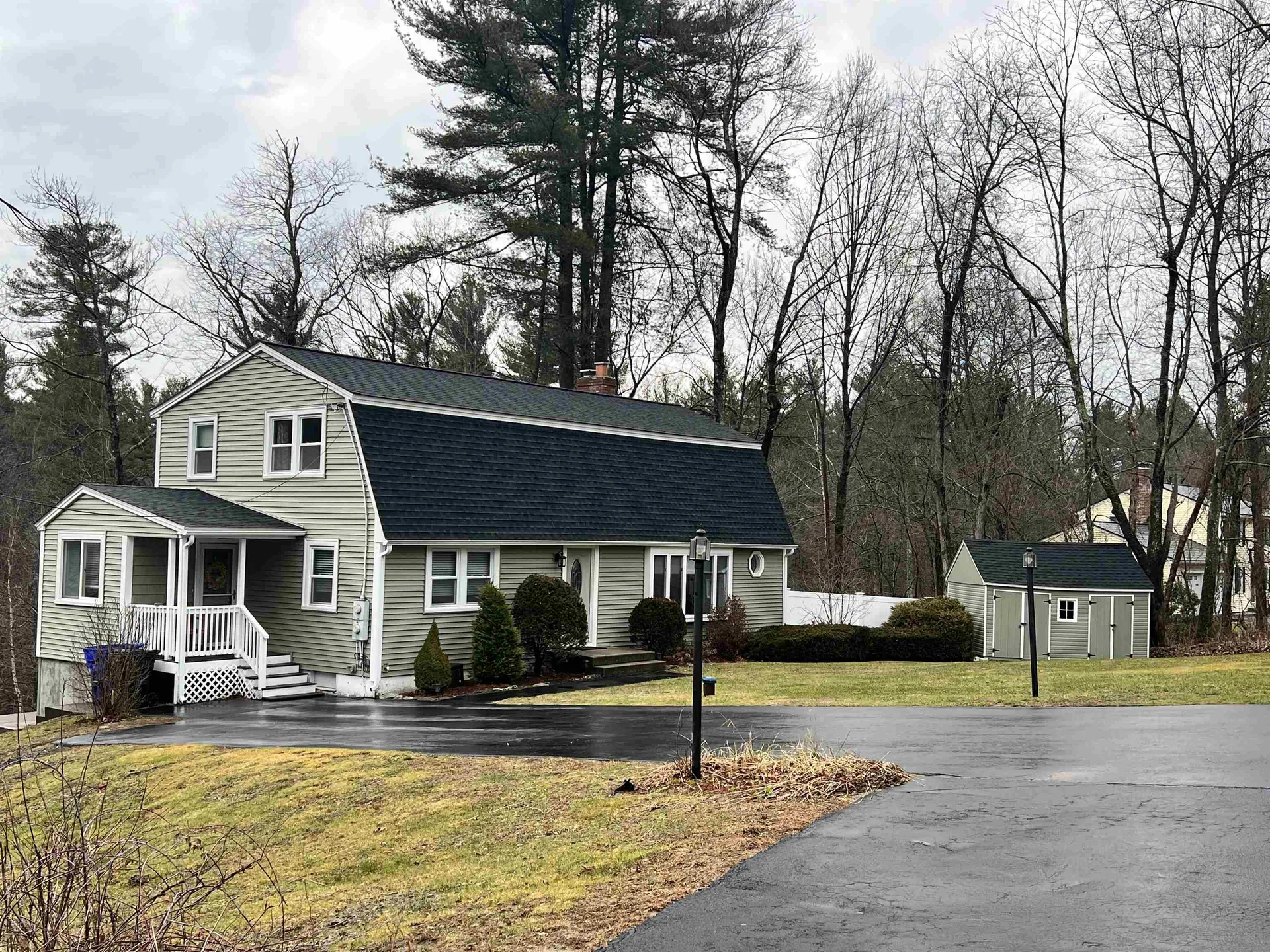 4 Ponderosa Drive Hudson NH 03051