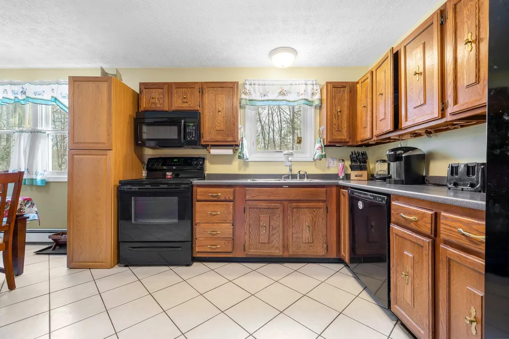 183 Hackett Hill Road Hooksett NH 03106
