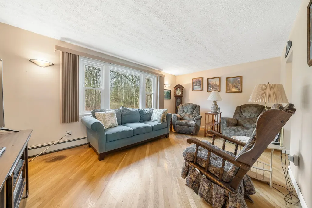 183 Hackett Hill Road Hooksett NH 03106