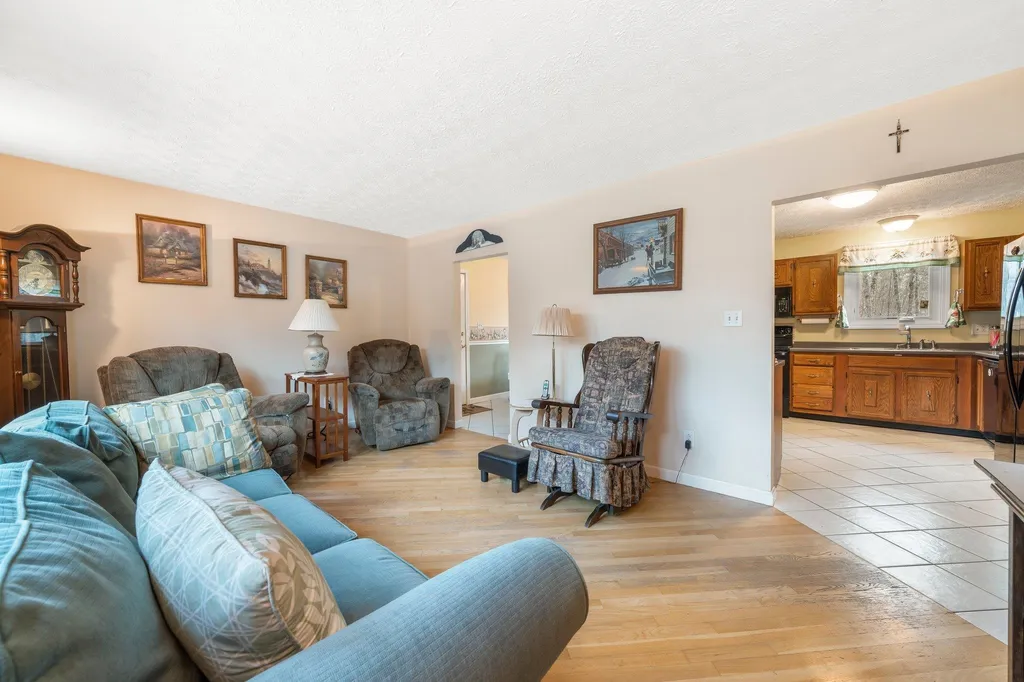 183 Hackett Hill Road Hooksett NH 03106