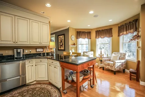 73 Blueberry Drive Manchester NH 03102
