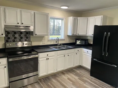 225 Halls Village Road Chester NH 03036