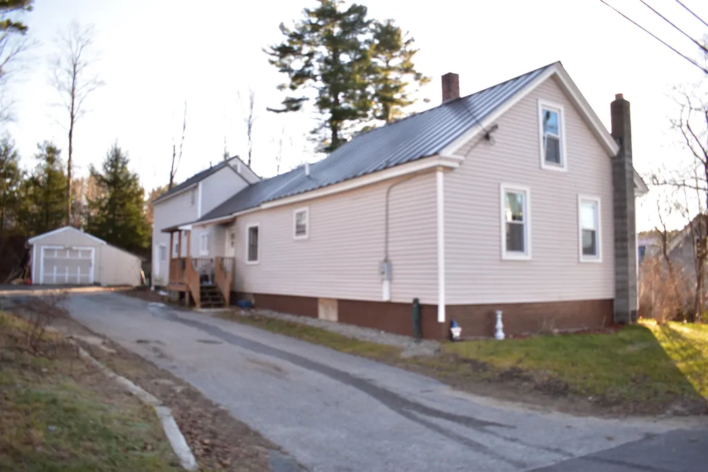 13 Grove Street Newport NH 03773