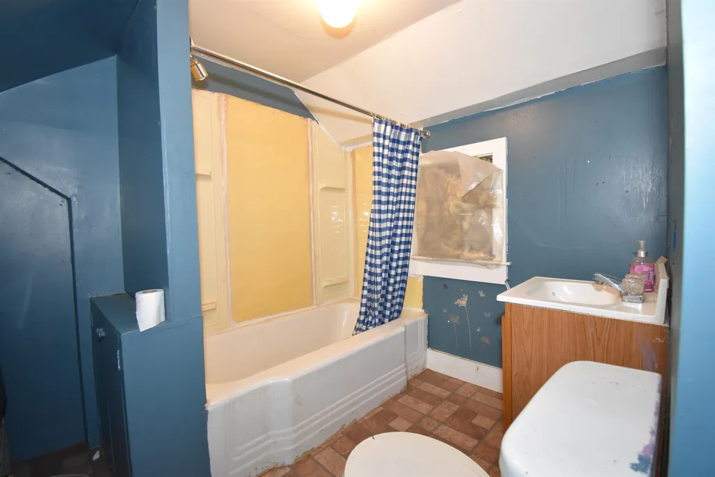 13 Grove Street Newport NH 03773