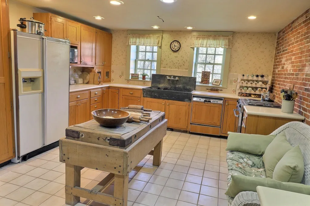 379 Kearsarge Valley Road Sutton NH 03260