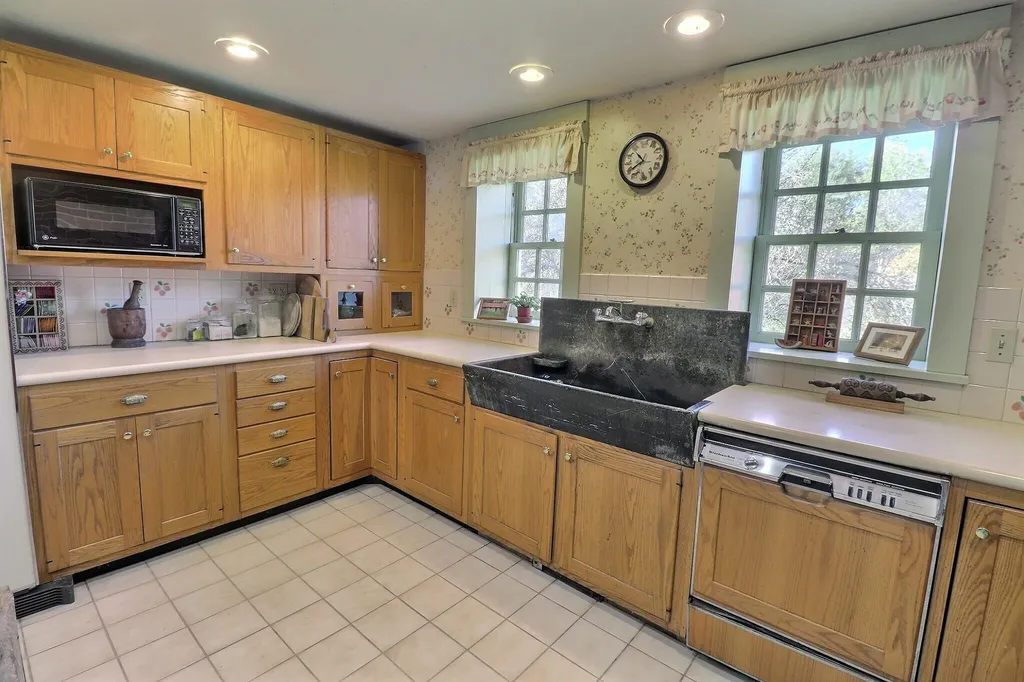 379 Kearsarge Valley Road Sutton NH 03260