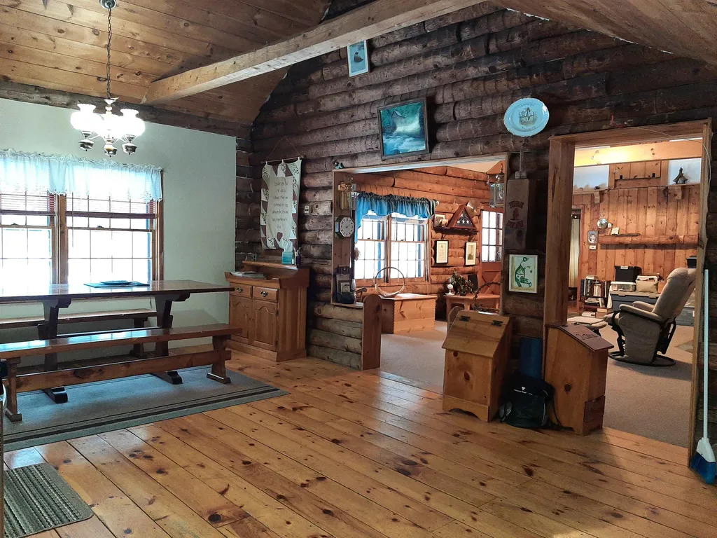 12 Britt Road Pittsburg NH 03592