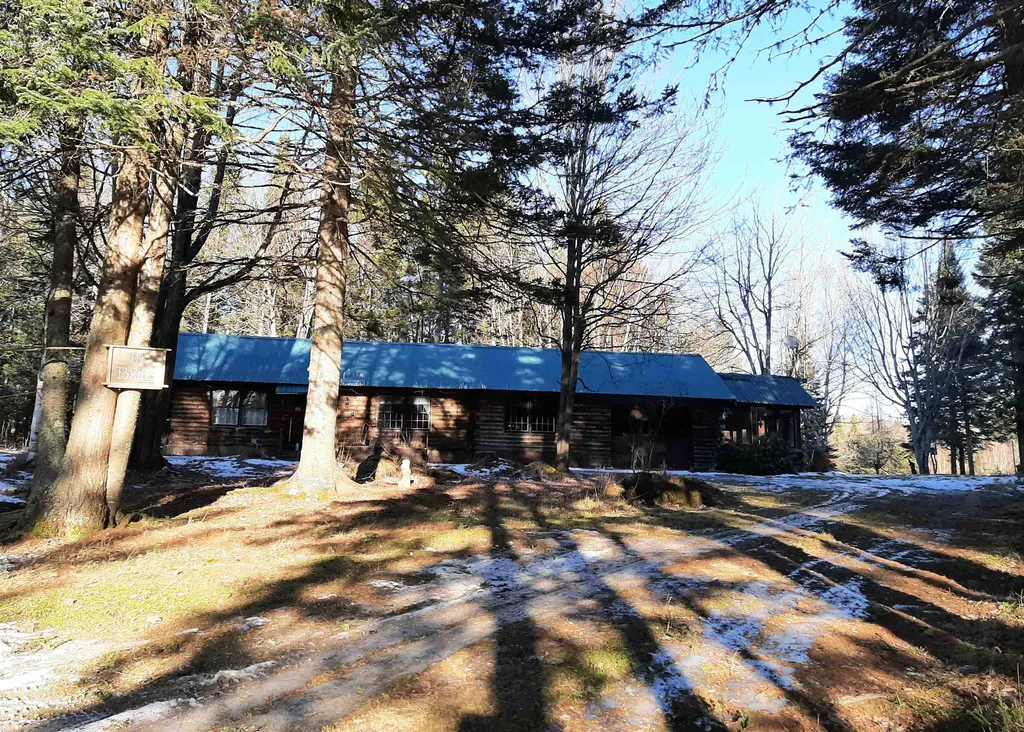 12 Britt Road Pittsburg NH 03592