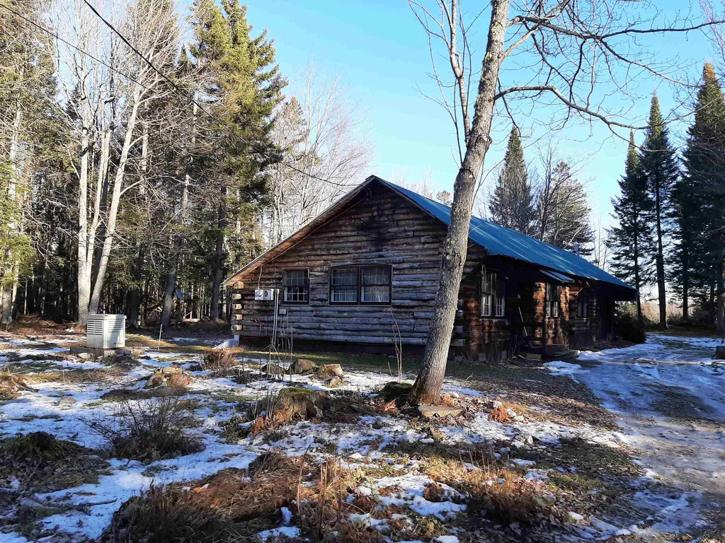 12 Britt Road Pittsburg NH 03592