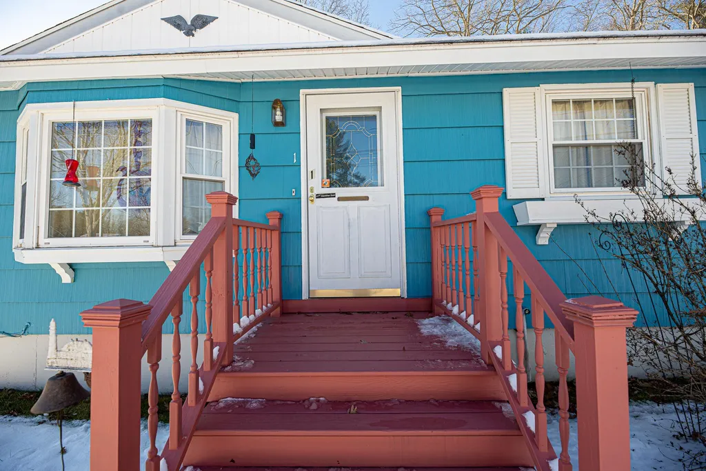 1 Berkshire Lane Dover NH 03820