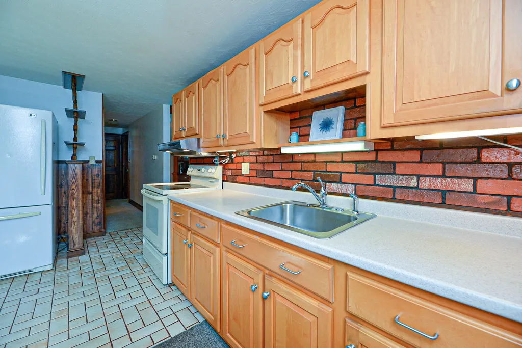 1 Berkshire Lane Dover NH 03820