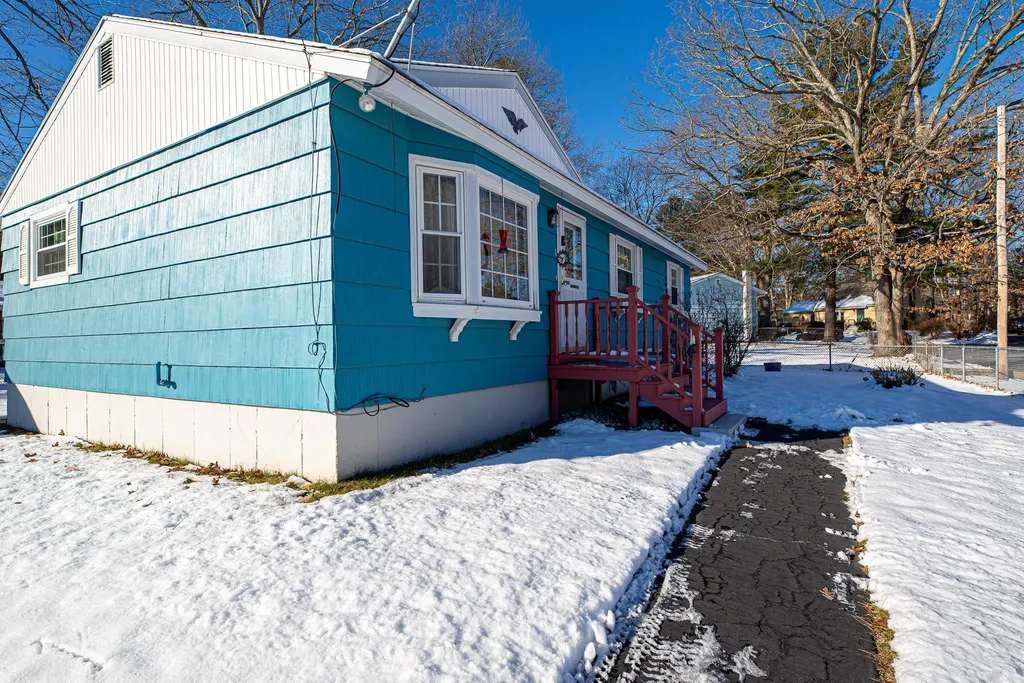 1 Berkshire Lane Dover NH 03820