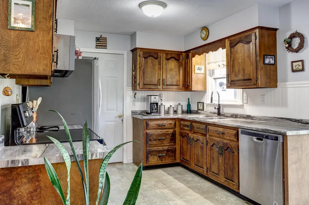 20 Meadow Drive Springfield VT 05156