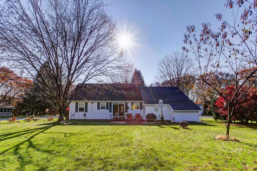 20 Meadow Drive Springfield VT 05156