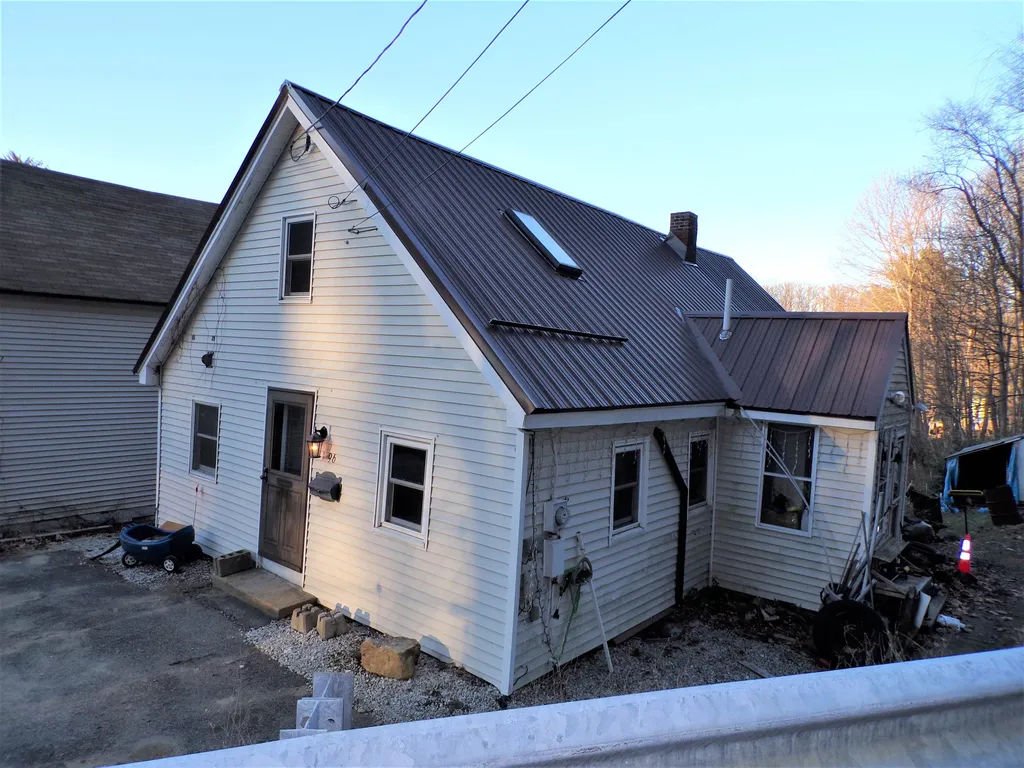 96 Clinton Street Laconia NH 03246