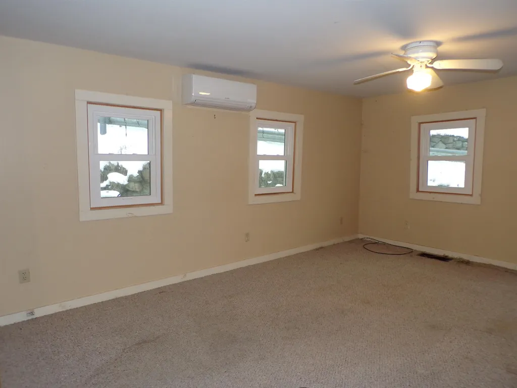 96 Clinton Street Laconia NH 03246