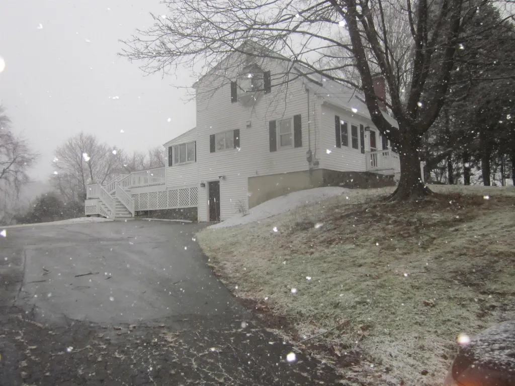 17 High Street Stratham NH 03885