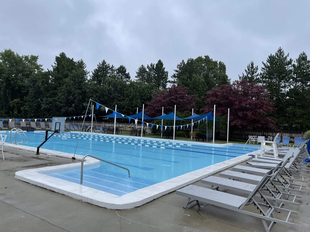 3 Opal Way Nashua NH 03064