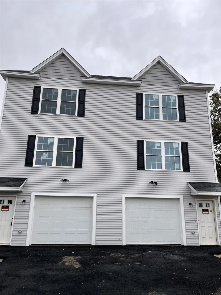 3 Opal Way Nashua NH 03064