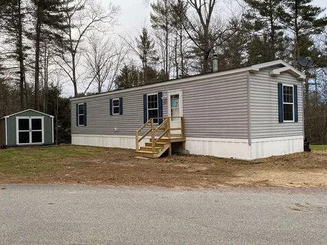 28 Roberts Road Barrington NH 03825