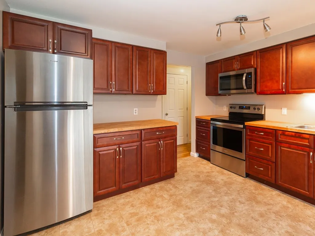 4 Ambler Way Durham NH 03824