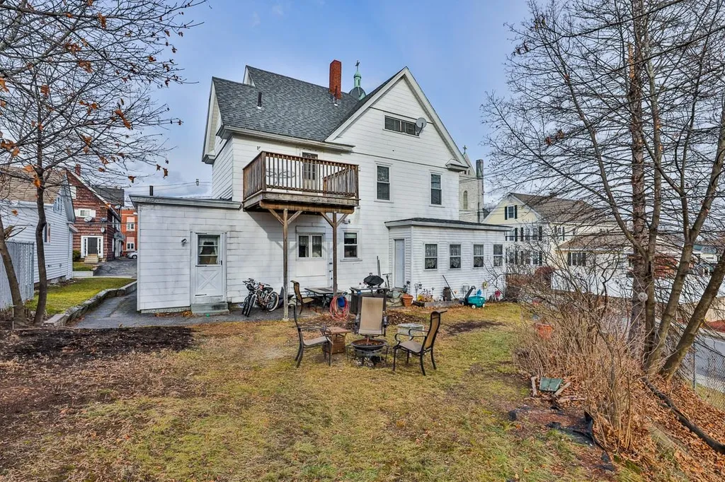 79 Whitney Street Nashua NH 03064