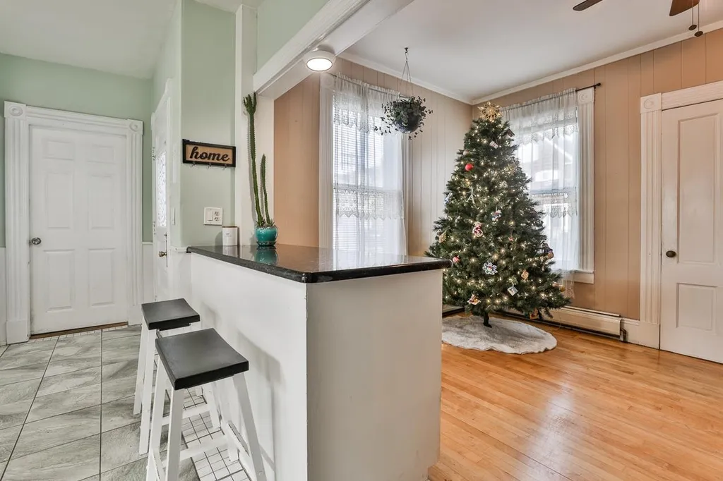 79 Whitney Street Nashua NH 03064